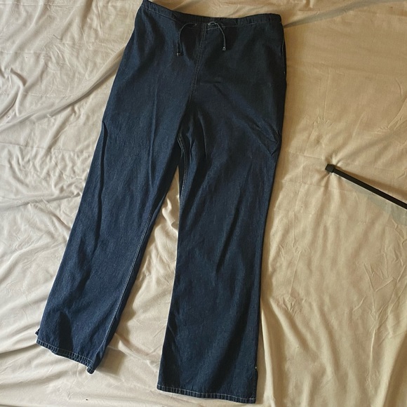 Scrubs - Picture 2 of 3